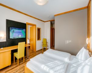 Sporthotel Kurz Image three