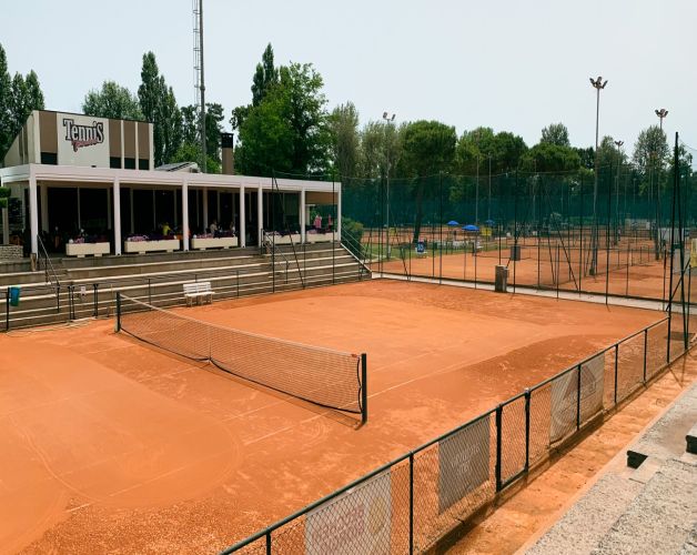 Tennis Farm Albarella Image one