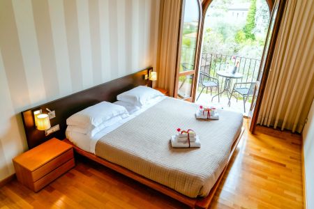 https://www.tennistrainingslager.com/at/media/catalog/product/cache/da432fc9ee79dfca32e073c2235ab4d7/h/o/hotel_donna_silvia_tennistours_006.jpg
