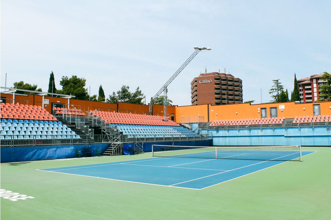 Tennis bei Hitze: So trainierst du auch bei hohen Temperaturen sicher