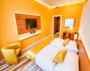 Hotel Avanti Image three