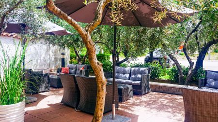 https://www.tennistrainingslager.com/ch/media/catalog/product/cache/da432fc9ee79dfca32e073c2235ab4d7/f/u/fussballtrainingslager_hotel_villa_letan_soccatours4_2.jpg