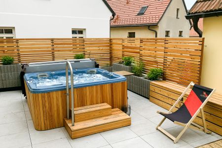 https://www.tennistrainingslager.com/ch/media/catalog/product/cache/da432fc9ee79dfca32e073c2235ab4d7/h/o/hotel_zlata_hvezda_tennistours_4_.jpg