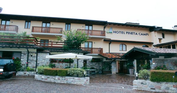 Hotel Pineta Campi