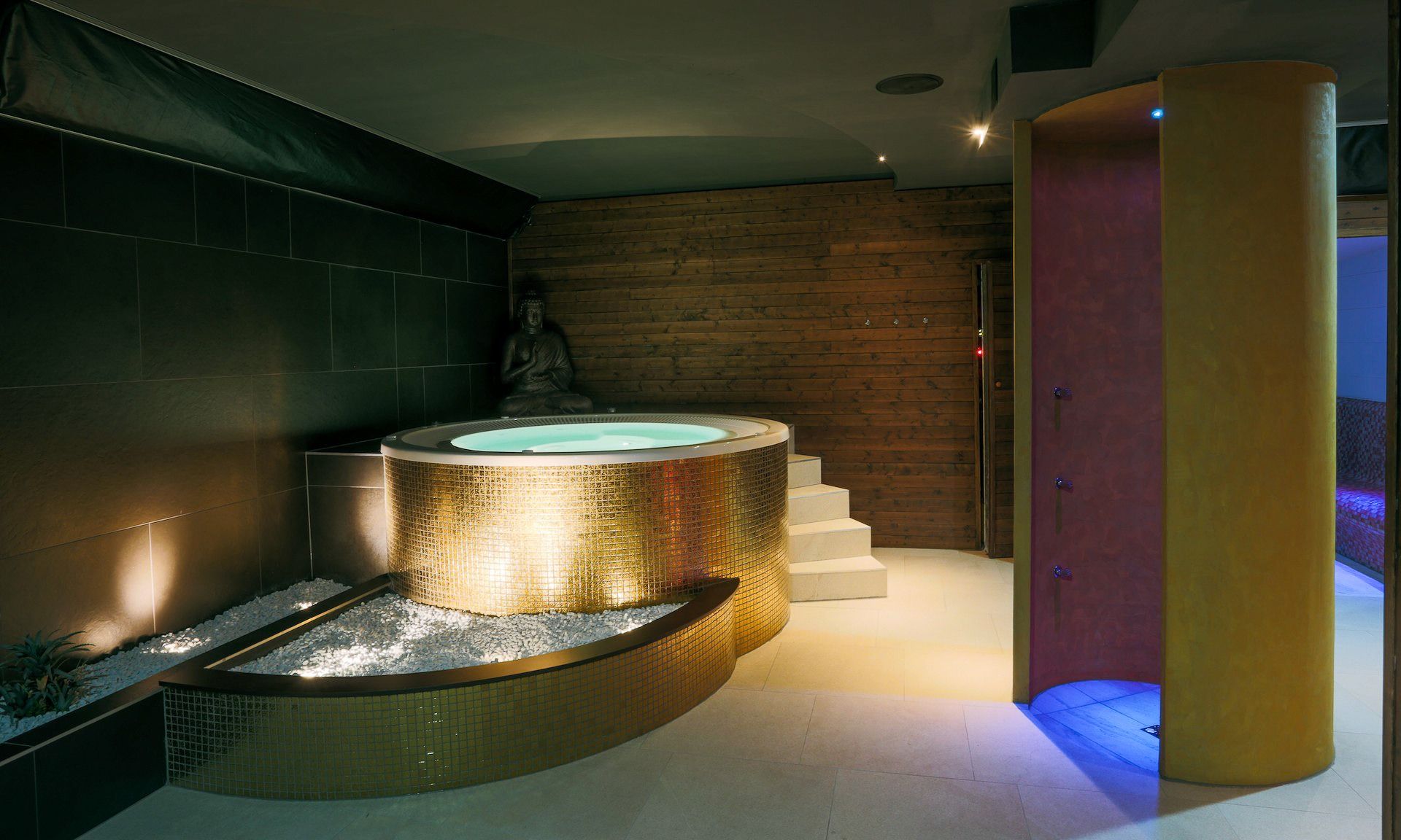 Hotel Golden Fish
