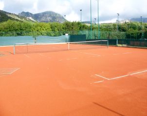 Geovillage Tennisplätze Image two