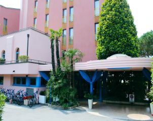 Hotel Sportsman Image three