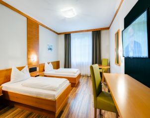 Sporthotel Kurz Image three