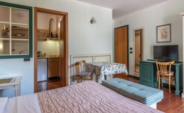 Club Hotel 