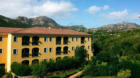 https://www.tennistrainingslager.com/de/media/catalog/product/cache/da432fc9ee79dfca32e073c2235ab4d7/t/e/tennistrainingslager_geovillage_resort.jpg
