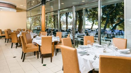 https://www.tennistrainingslager.com/de/media/catalog/product/cache/da432fc9ee79dfca32e073c2235ab4d7/t/e/tennistrainingslager_hotel_imperial3.jpg