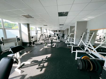 https://www.tennistrainingslager.com/de/media/catalog/product/cache/da432fc9ee79dfca32e073c2235ab4d7/t/e/tennistrainingslager_hotel_panorama5.jpg