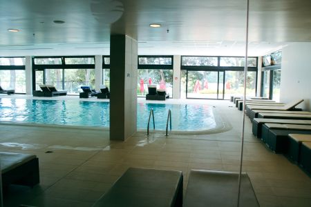 https://www.tennistrainingslager.com/de/media/catalog/product/cache/da432fc9ee79dfca32e073c2235ab4d7/t/e/tennistrainingslager_hotel_parentium5.jpg